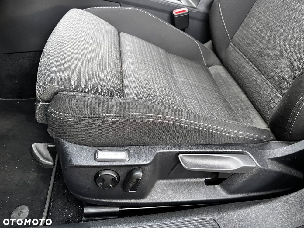 Volkswagen Passat 2.0 TDI EVO Business DSG - 32
