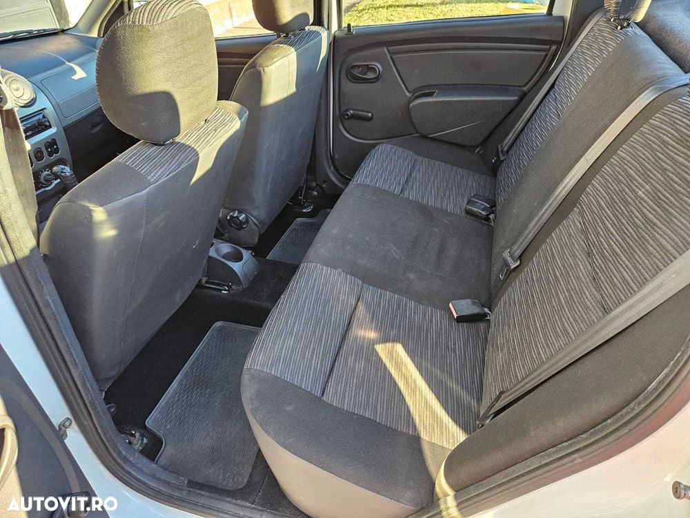 Dacia Logan 1.2 16V Laureate - 5