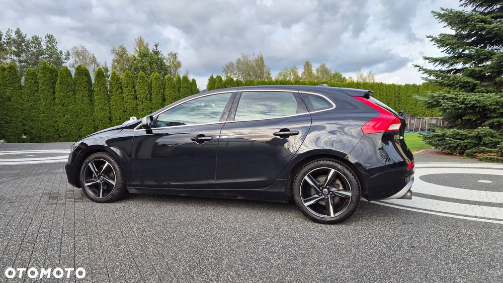 Volvo V40 D2 R-Design - 1