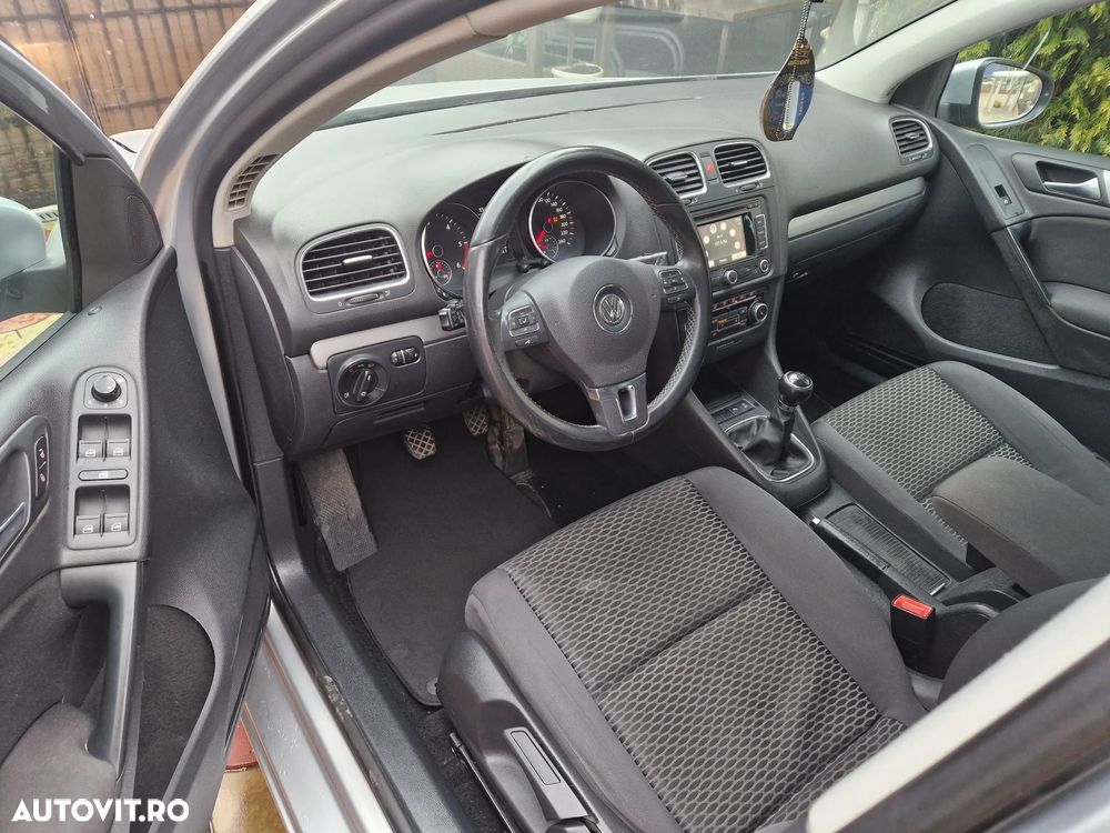Volkswagen Golf - 8