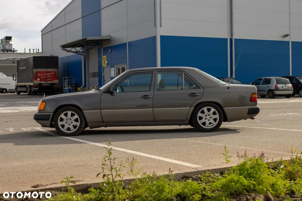 Mercedes-Benz W124 (1984-1993) - 8