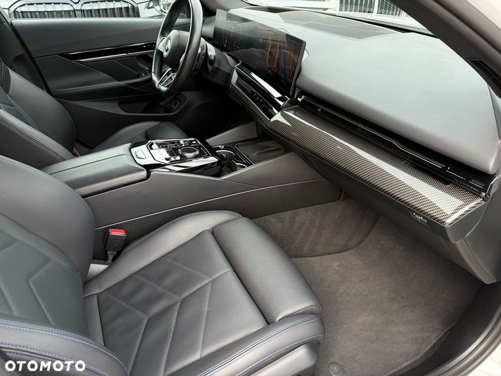 BMW Seria 5 520d xDrive mHEV M Sport - 13