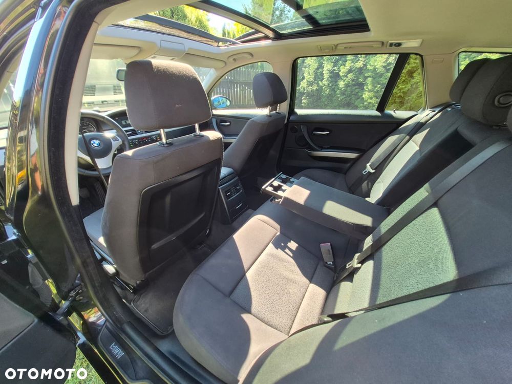 BMW Seria 3 320i - 13