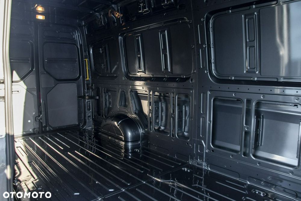 Volkswagen Crafter - 12