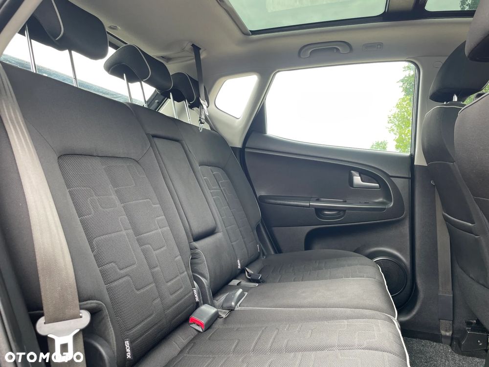 Kia Venga - 17