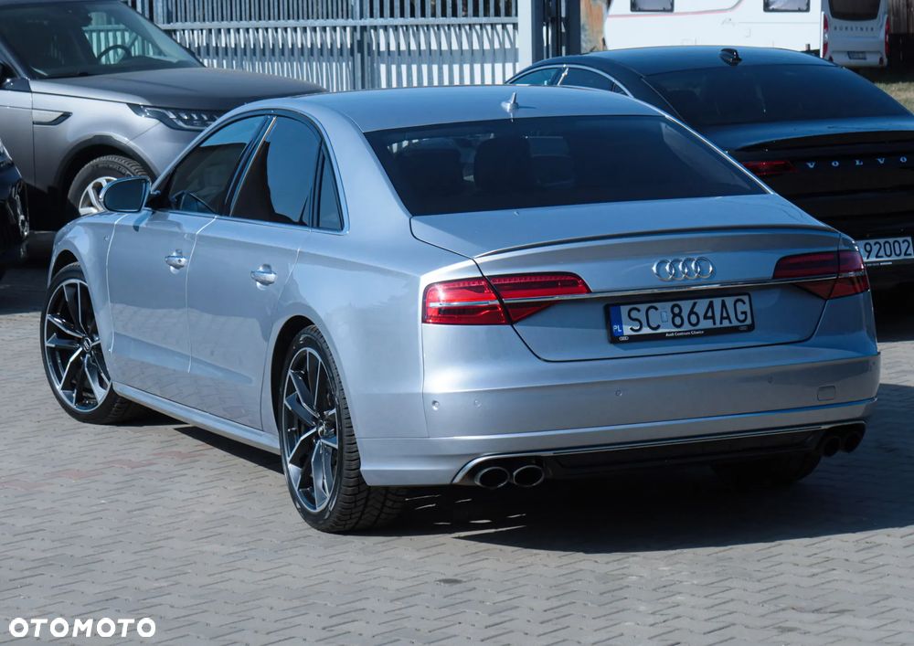 Audi S8 Plus - 33