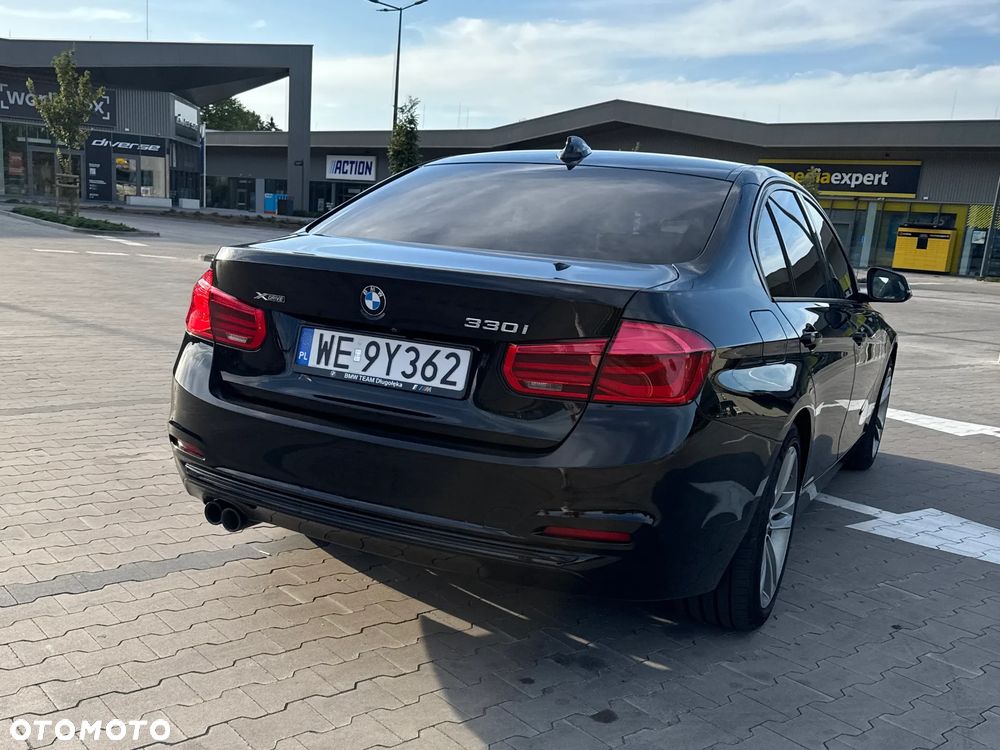 BMW Seria 3 330i xDrive Sport Line Sport - 17