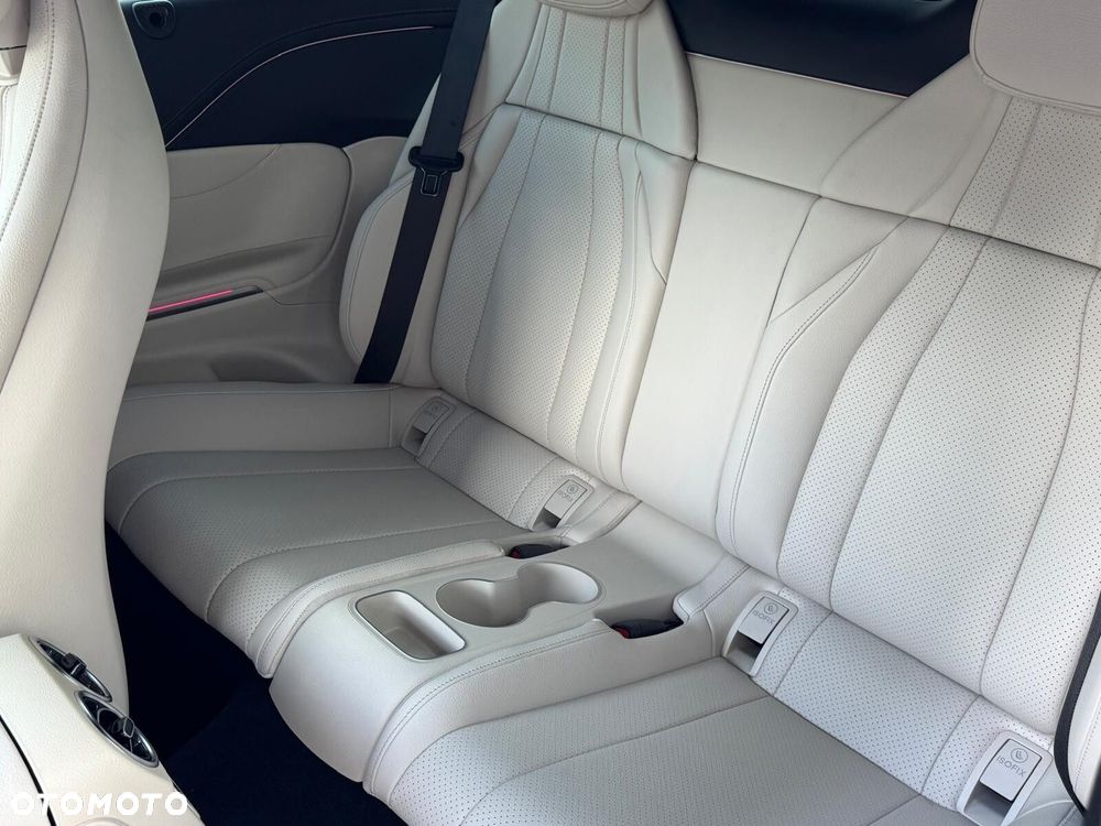 Mercedes-Benz CLE 300 mHEV 4-Matic AMG Line - 25