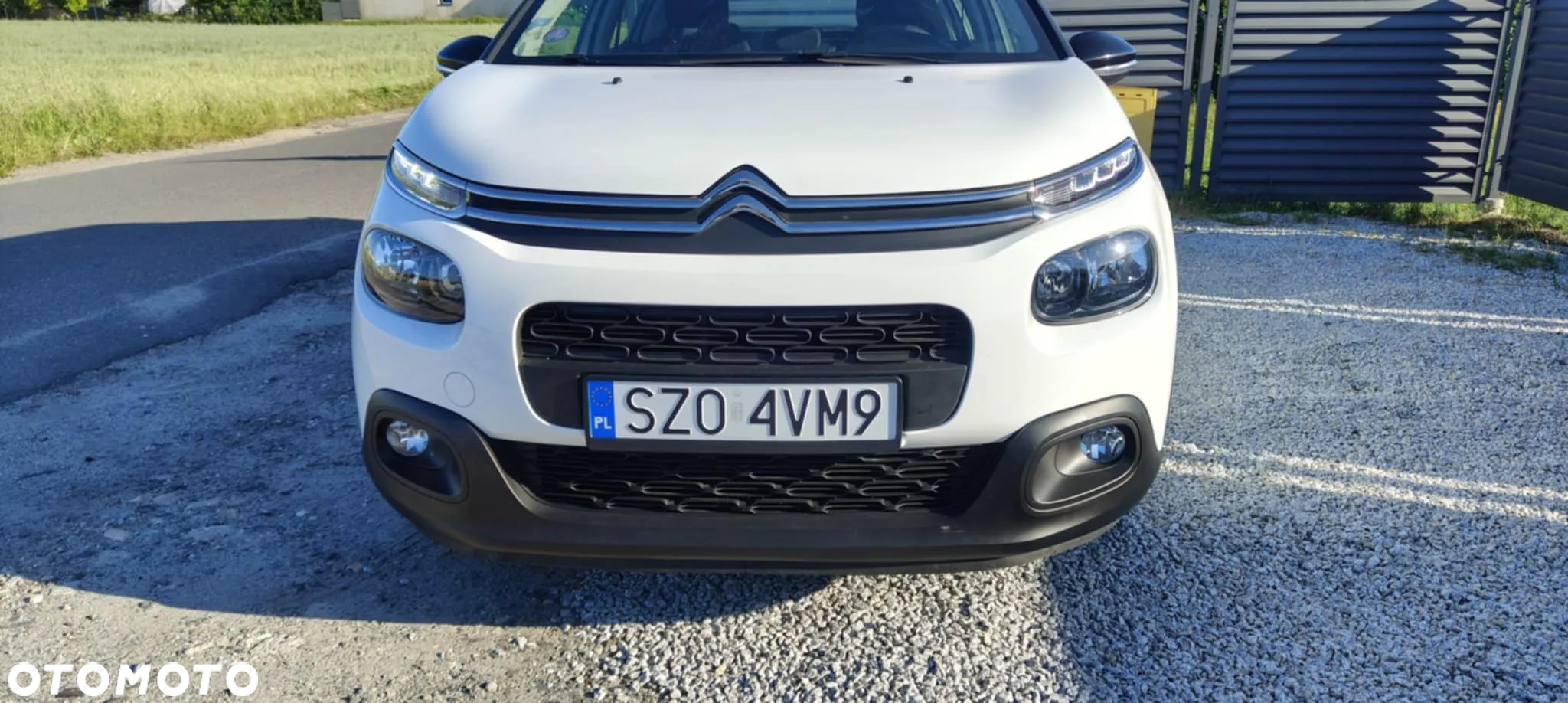 Citroën C3 Pure Tech 82 SHINE - 4