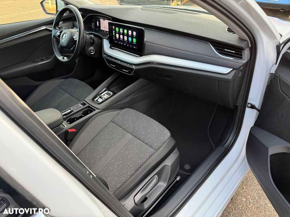 Skoda Octavia 2.0 TDI STYLE DSG - 32