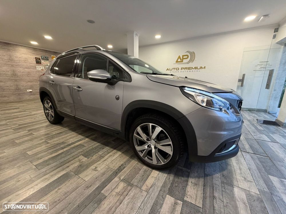Peugeot 2008 1.2 PureTech Allure EAT6 - 4