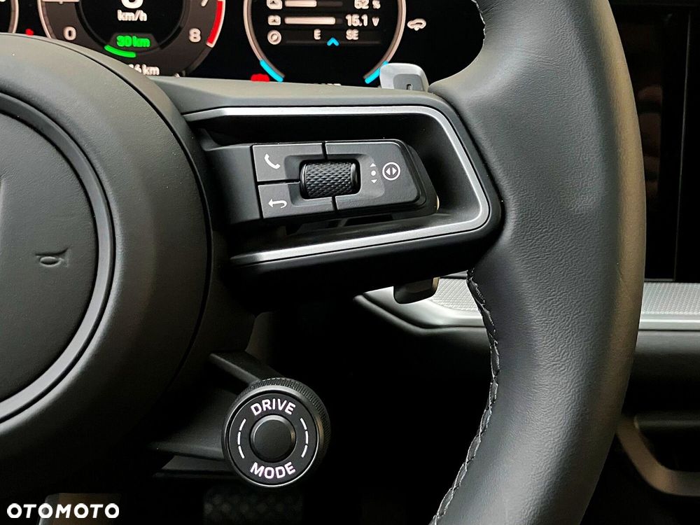 Porsche Cayenne - 22