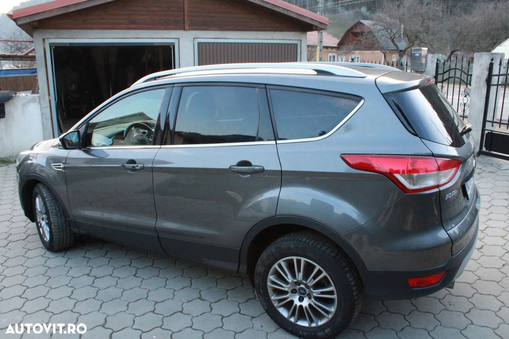 Ford Kuga 2.0 TDCi 4x4 Aut. Titanium - 4