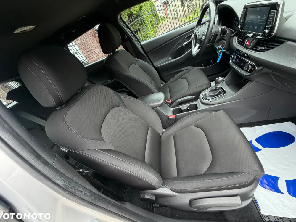 Hyundai i30 1.6 D Comfort DCT - 14