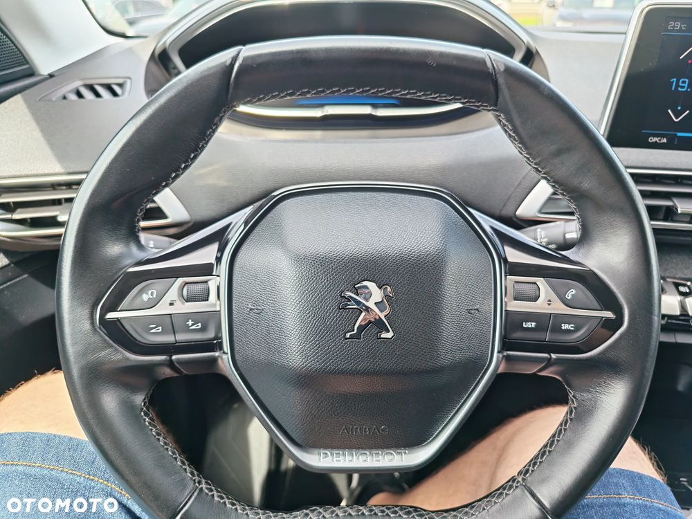 Peugeot 3008 1.2 PureTech Active S&S - 16