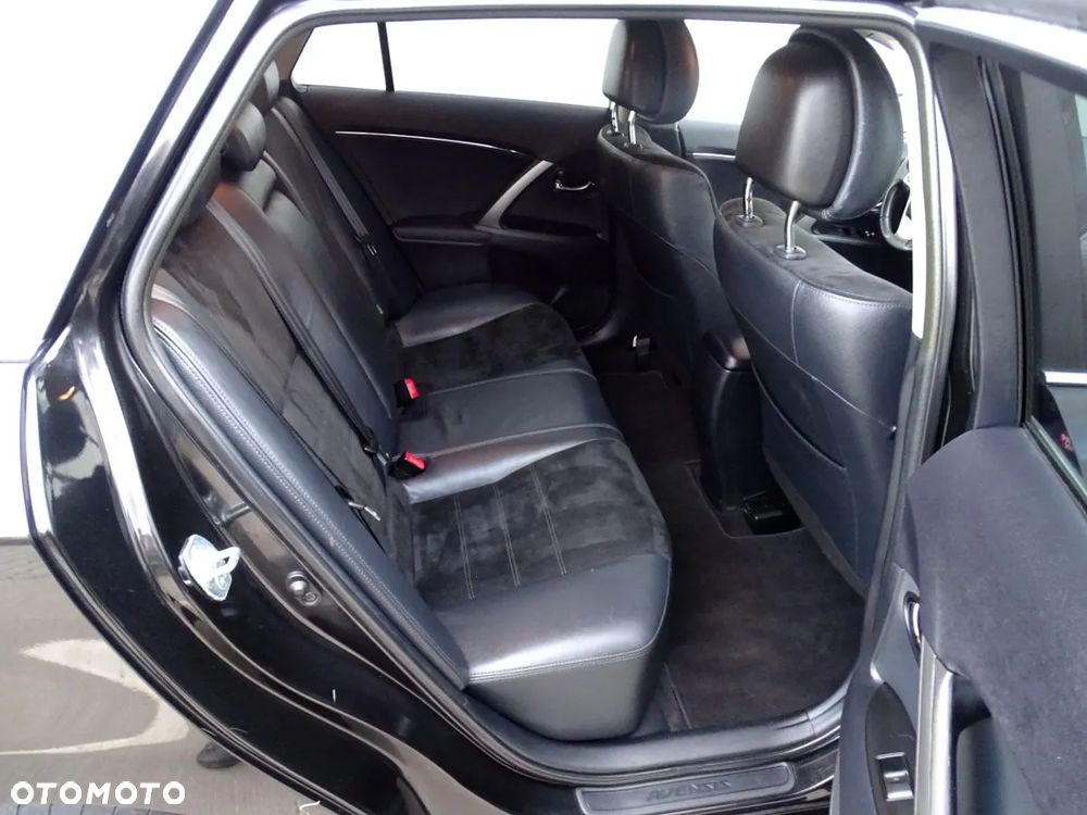Toyota Avensis 2.0 D-4D - 14