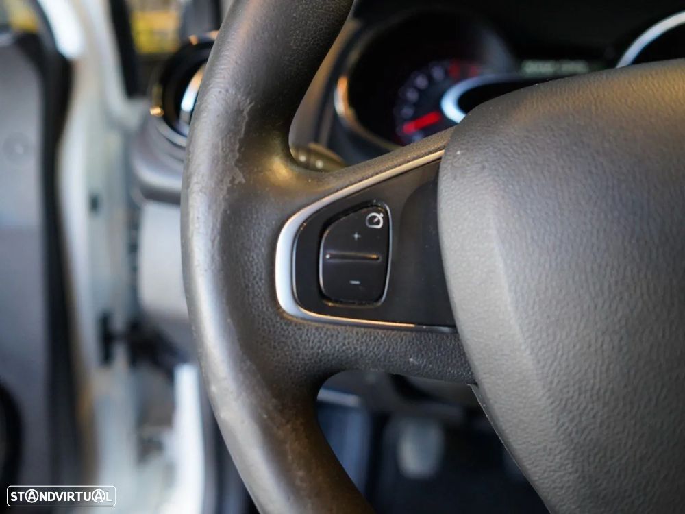 Renault Clio Sport Tourer - 11