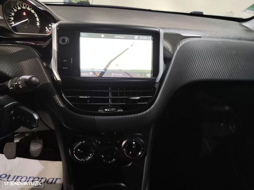 Peugeot 208 1.2 PureTech Signature - 13