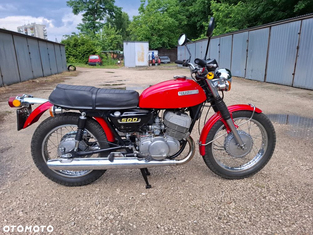 Suzuki T
