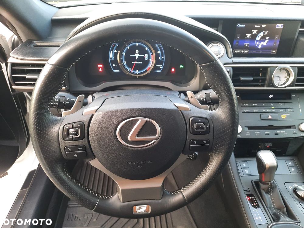 Lexus RC - 19