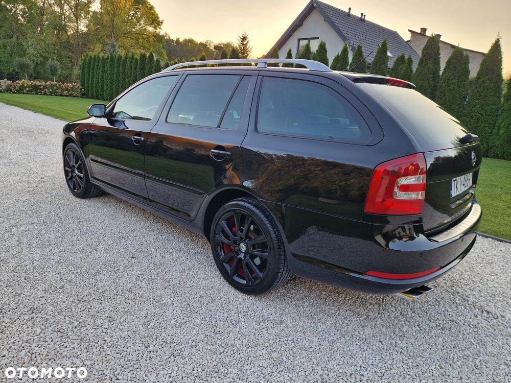Skoda Octavia 2.0 TDI DPF DSG RS - 24