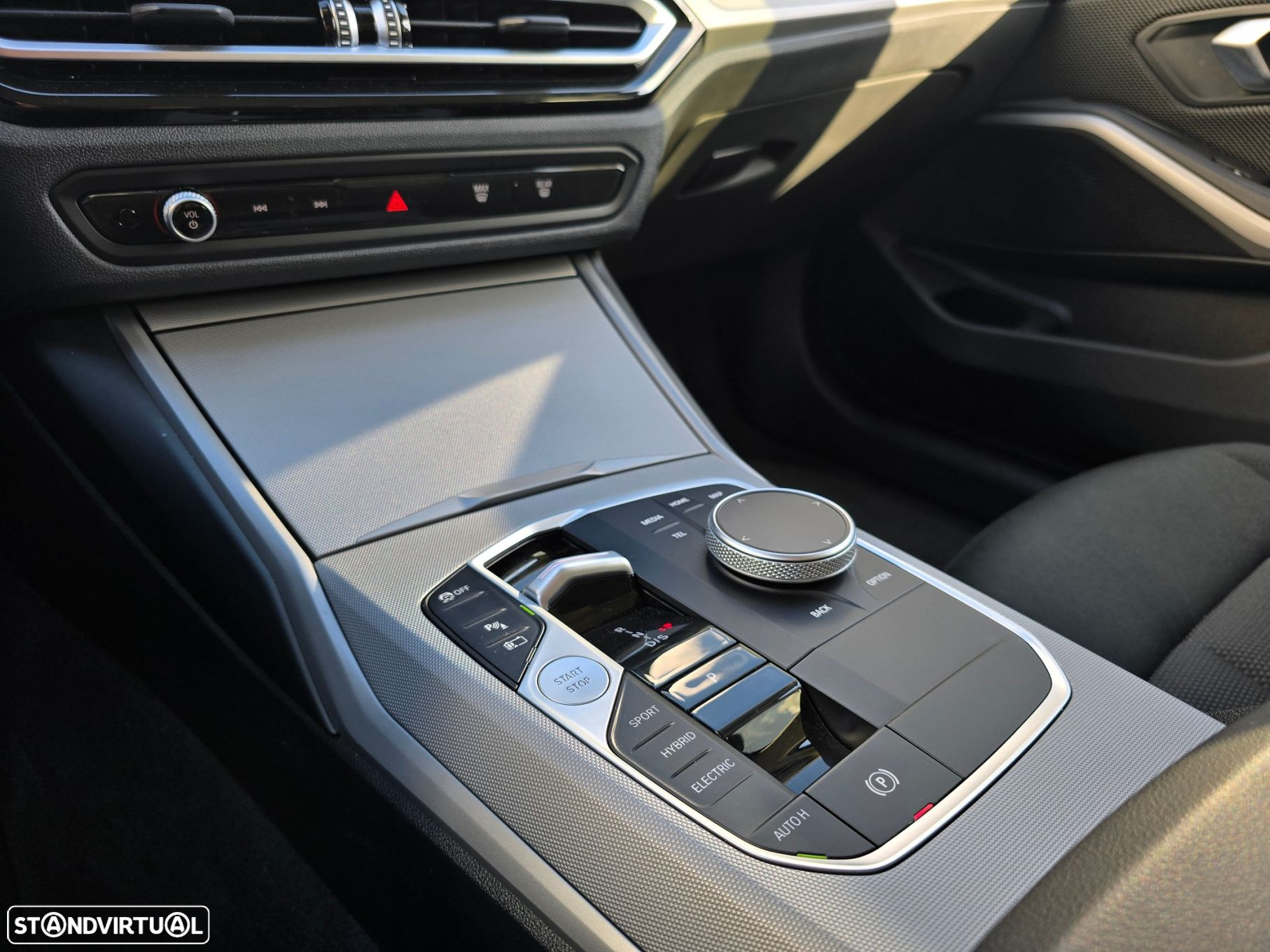 BMW 320 e Touring Corporate Edition Auto - 32