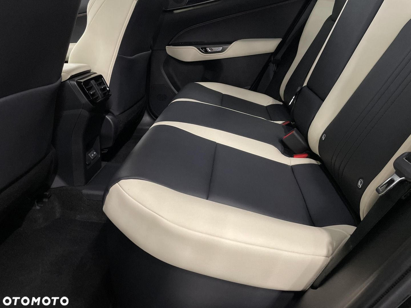 Lexus NX - 14