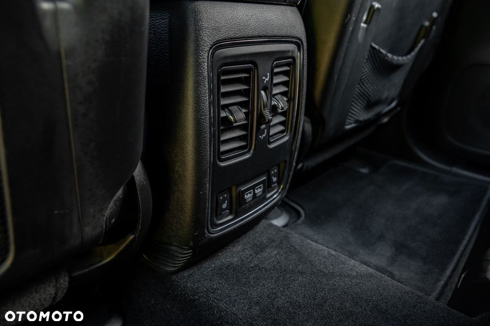 Jeep Grand Cherokee - 19