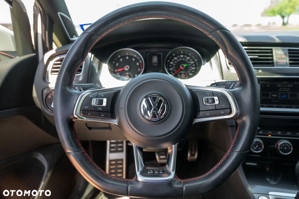 Volkswagen Golf GTI Performance BlueMotion Technology DSG - 16