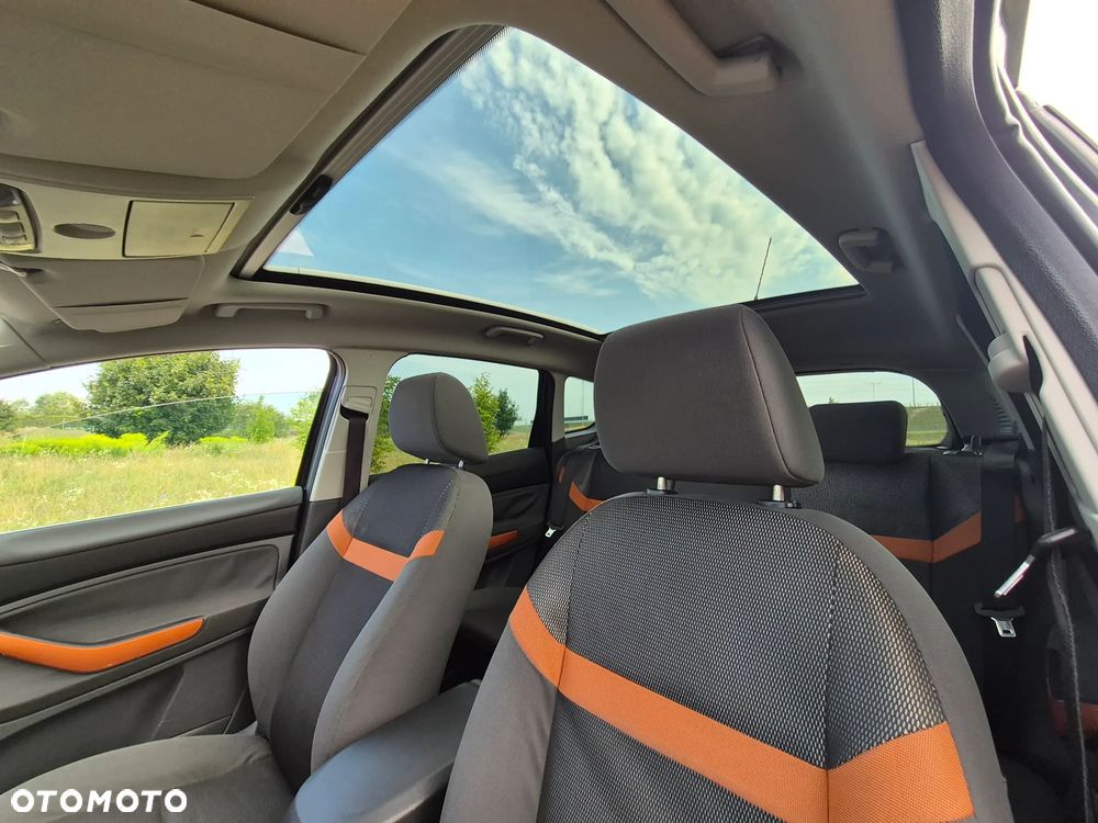 Ford Kuga 2.0 TDCi 2x4 Titanium - 24
