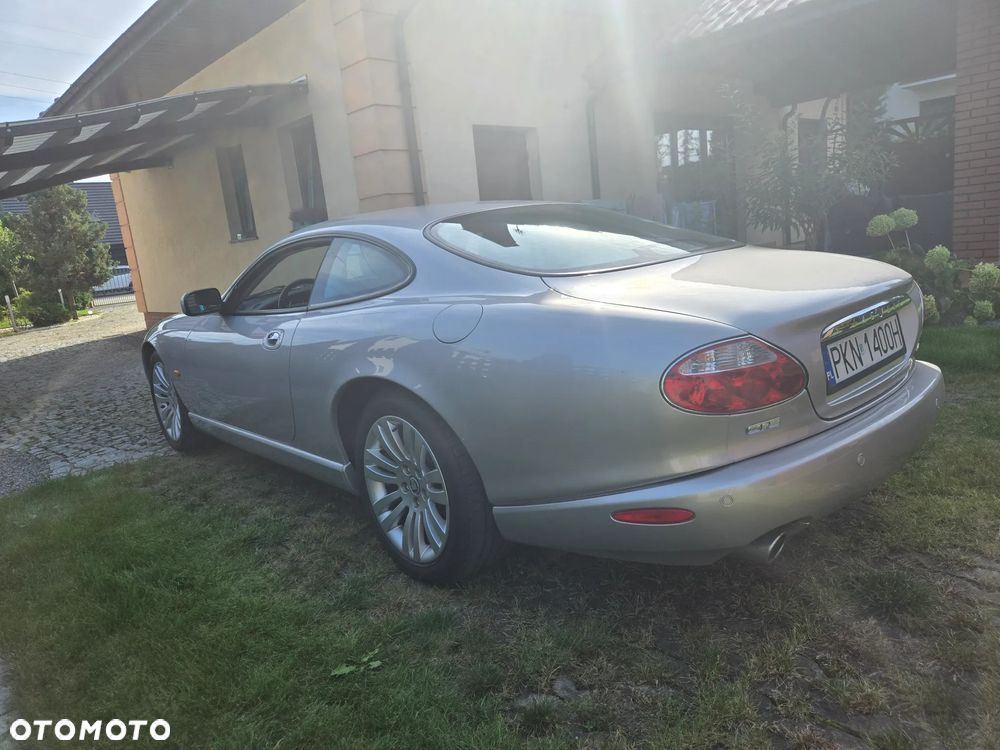 Jaguar XK8 Coupe - 8