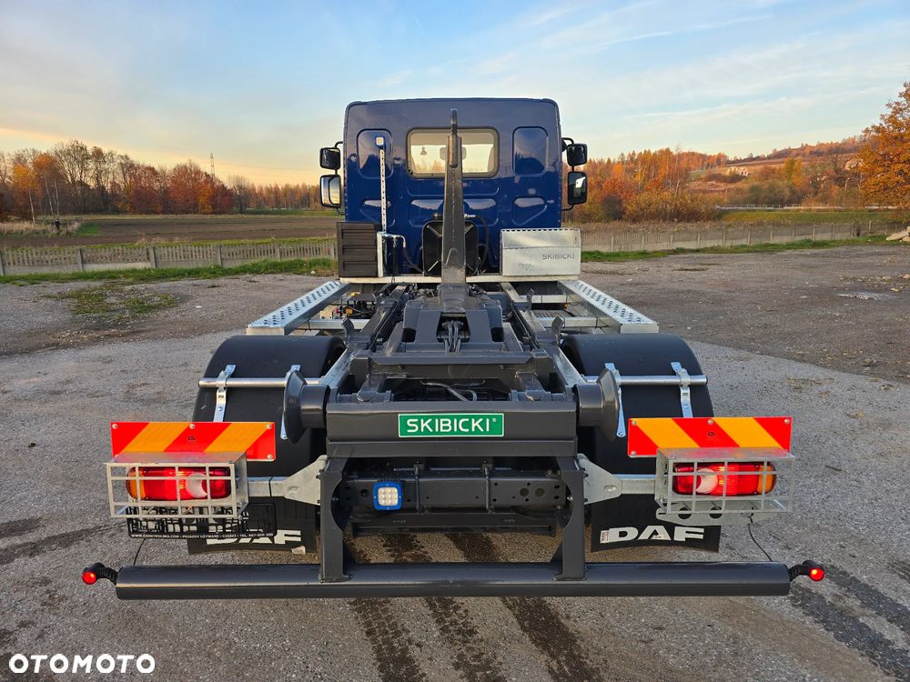 DAF LF 210 Hakowiec 2015 SKIBICKI E6 11990kg KP7 hak gruz śmieci budowlane kontener do hakowca - 15