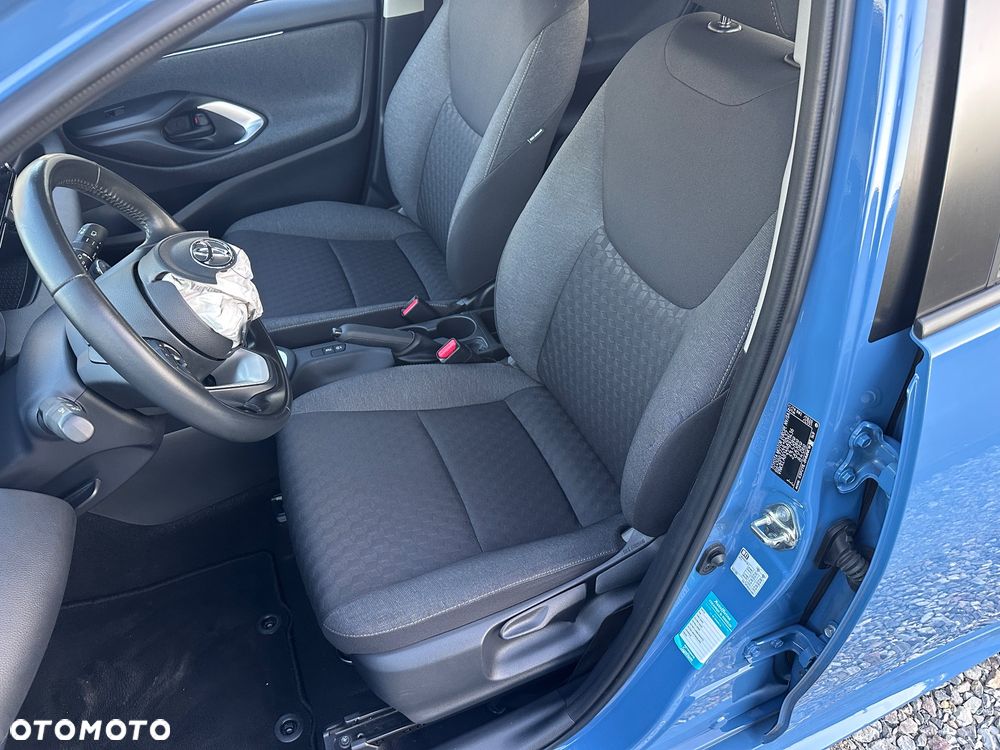 Toyota Yaris 1.0 Premium - 25