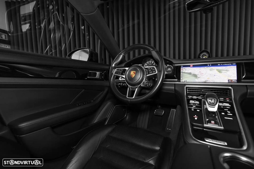 Porsche Panamera Sport Turismo 4 E-Hybrid - 16