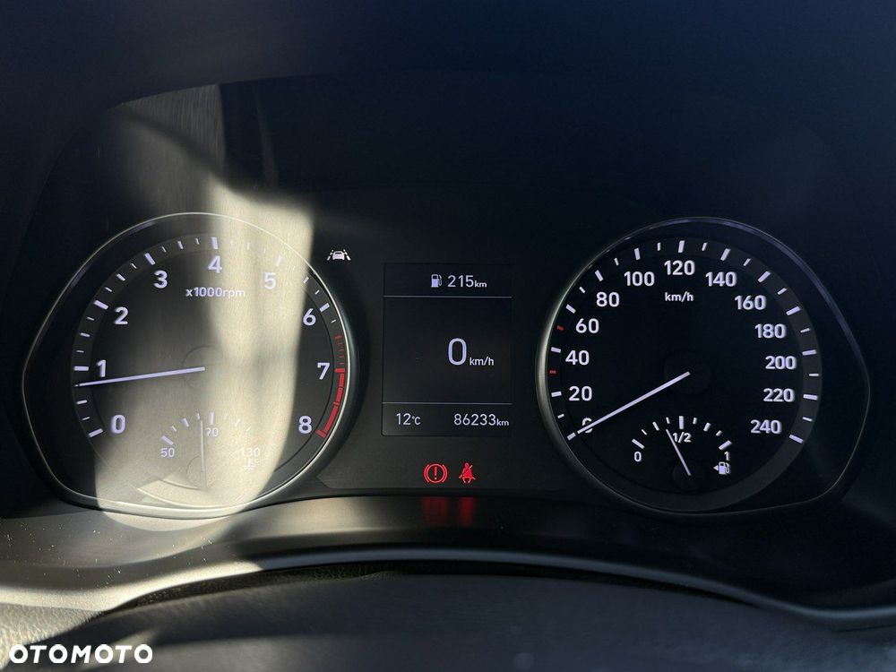 Hyundai i30 1.5 DPI Classic + - 21