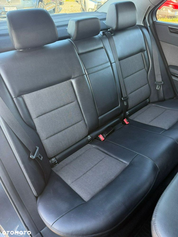 Mercedes-Benz Klasa E 220 T CDI 7G-TRONIC Avantgarde - 21