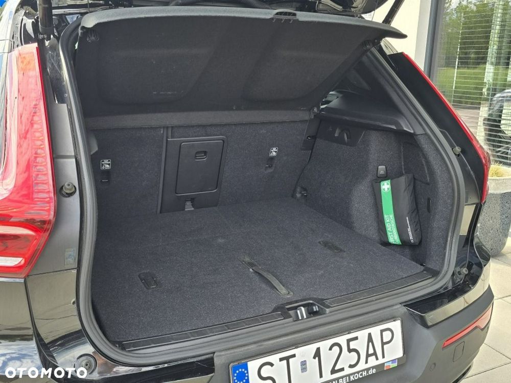 Volvo XC 40 B4 Plus Dark - 9