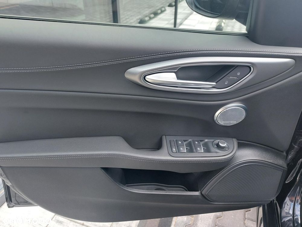 Alfa Romeo Giulia 2.2 D Turbo Veloce Q4 - 13