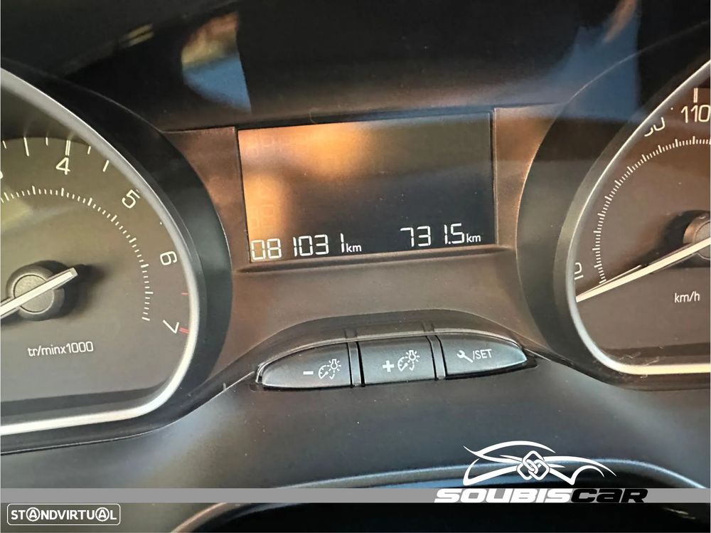 Peugeot 208 1.2 PureTech Signature - 19