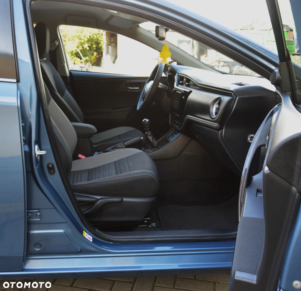 Toyota Auris - 31