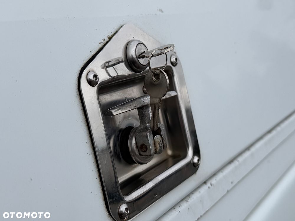 Isuzu D-Max 2.5 DC L - 13