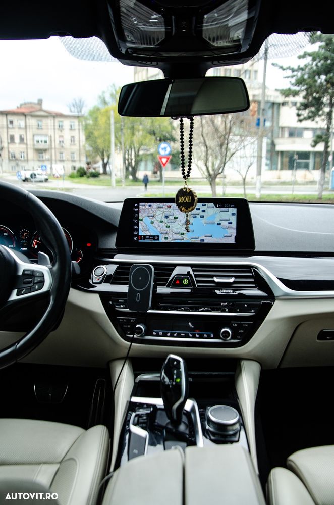 BMW Seria 5 540i xDrive AT - 13