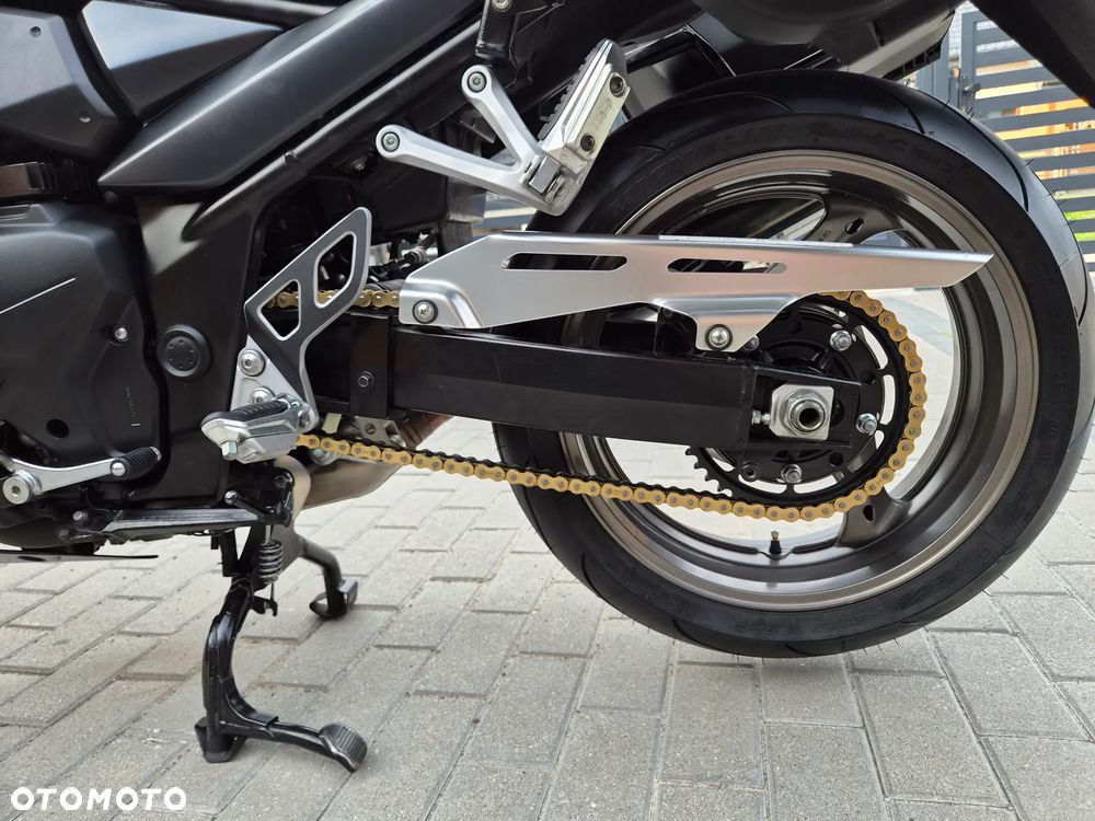 Suzuki GSX - 21