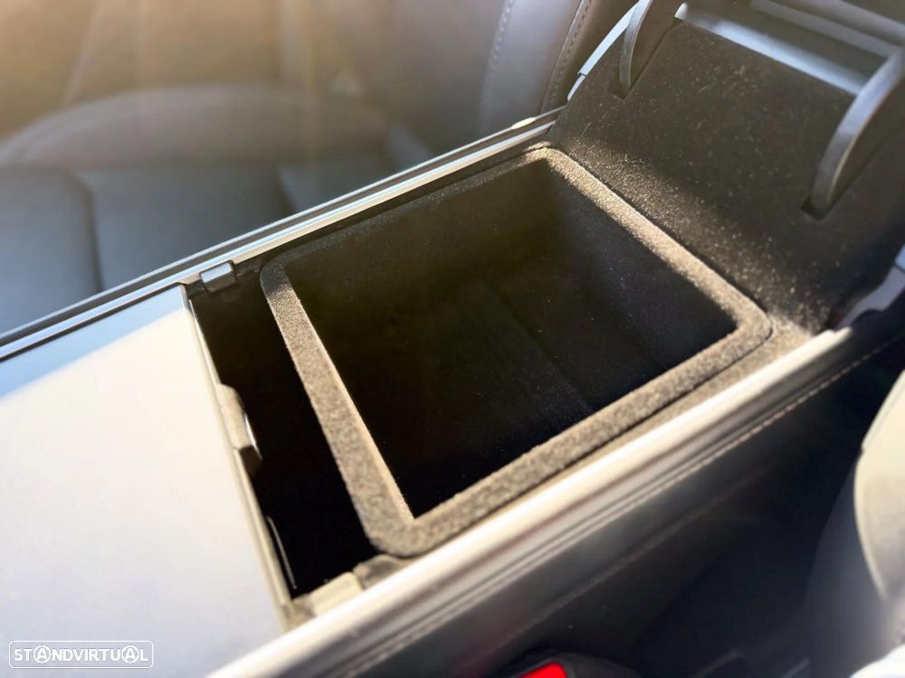 Tesla Model Y Performance Tração Integral - 27