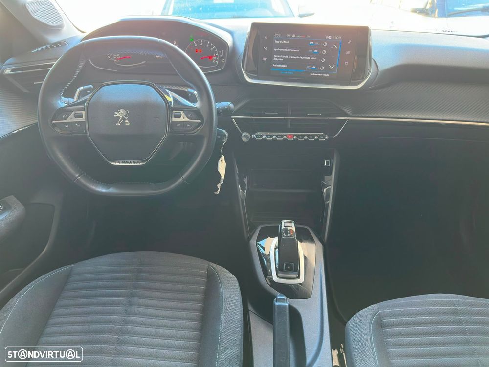 Peugeot 208 1.2 PureTech Style EAT6 - 7