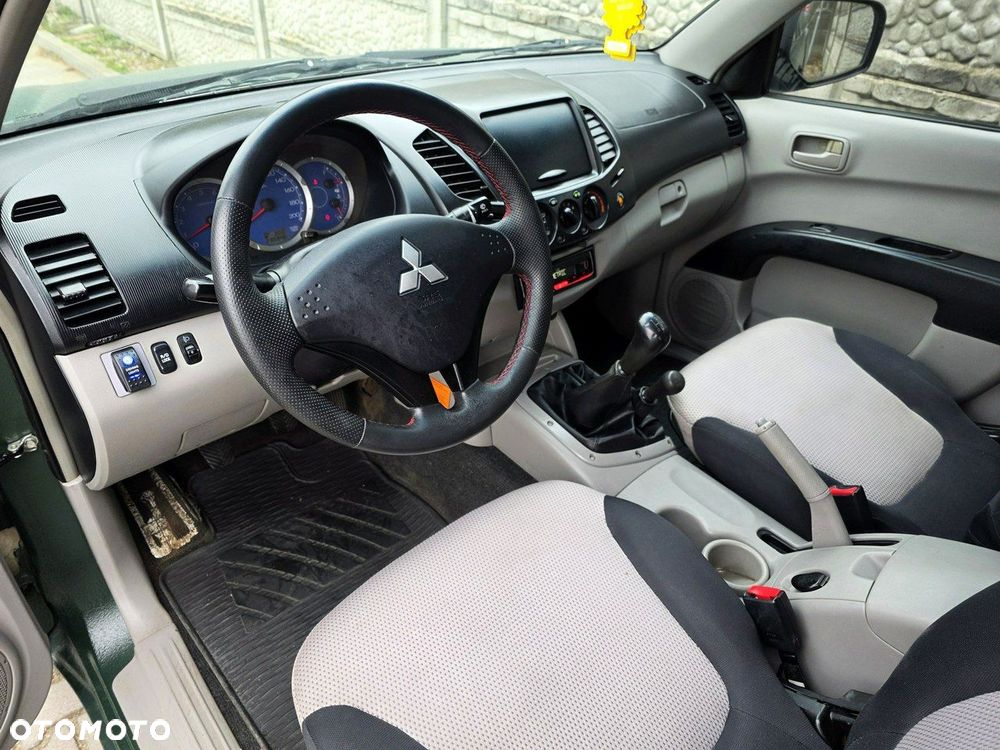 Mitsubishi L200 Pick Up 4x4 Intense Club Cab - 19