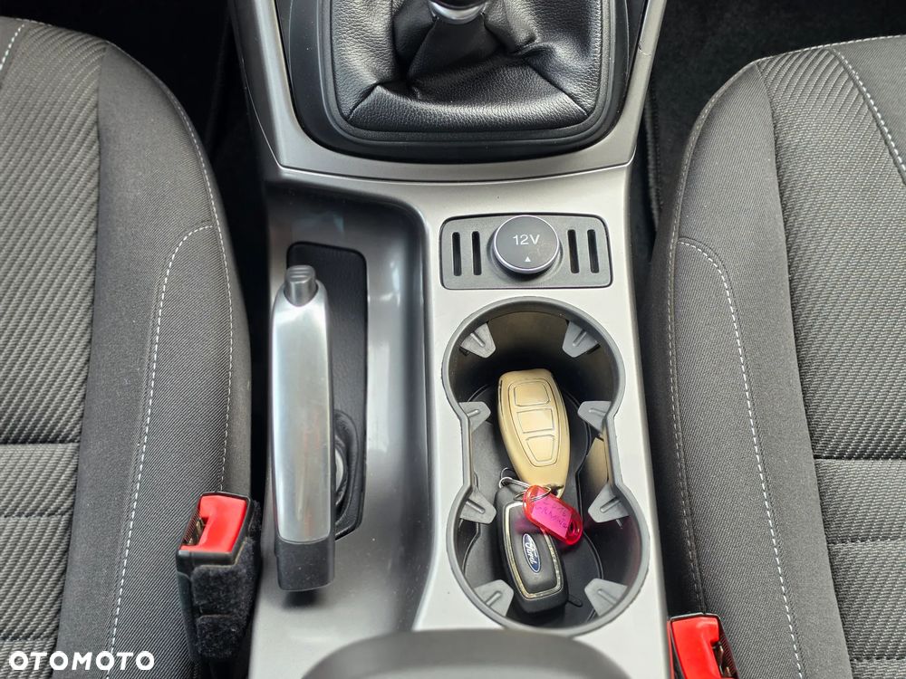 Ford Kuga - 31