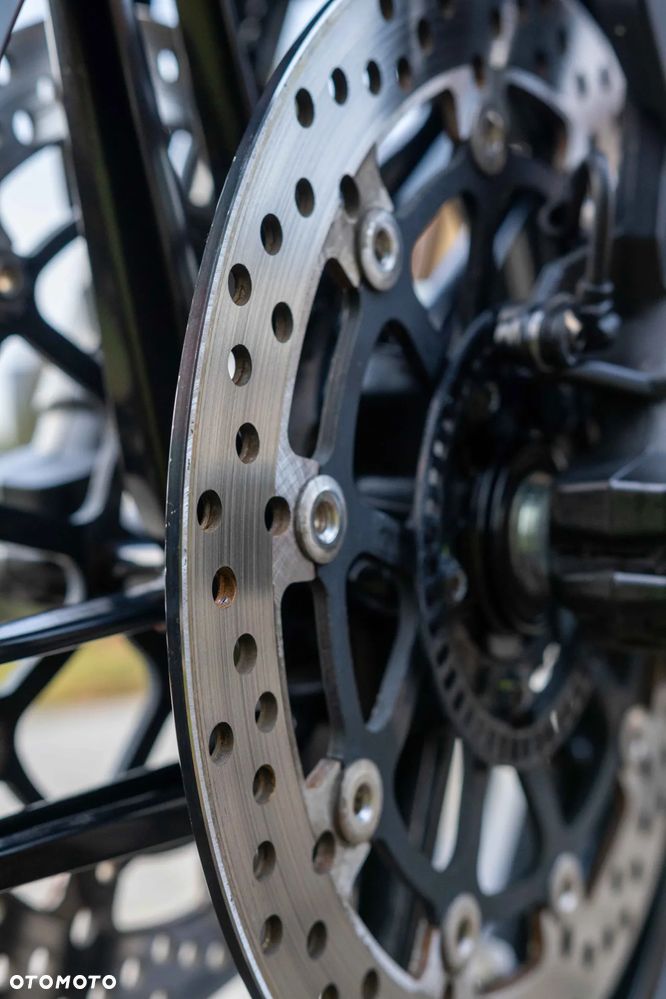 Ducati Monster - 17