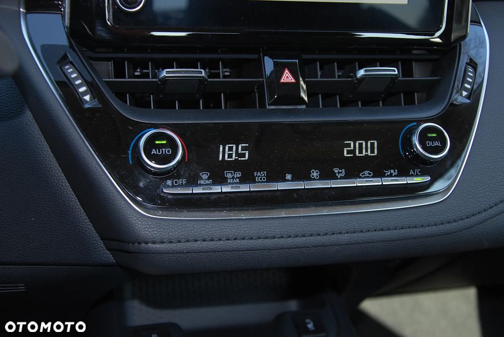 Toyota Corolla 1.5 Comfort - 24