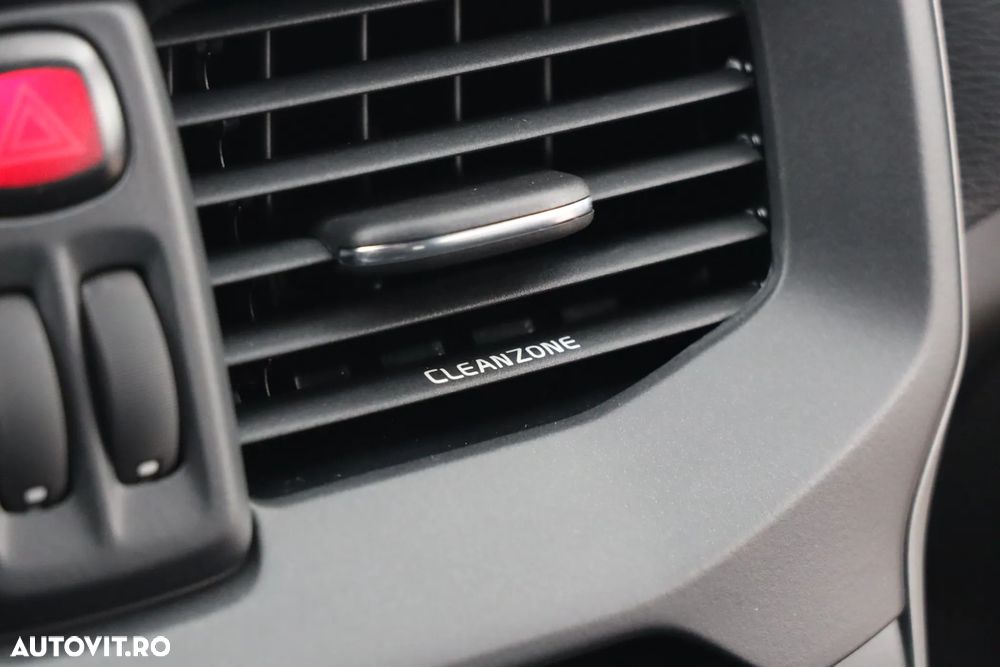 Volvo V40 D2 Kinetic - 27